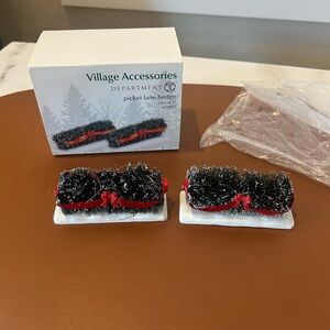 Department 56 Village Accessories Picket Lane Hedge set of 2 New in box